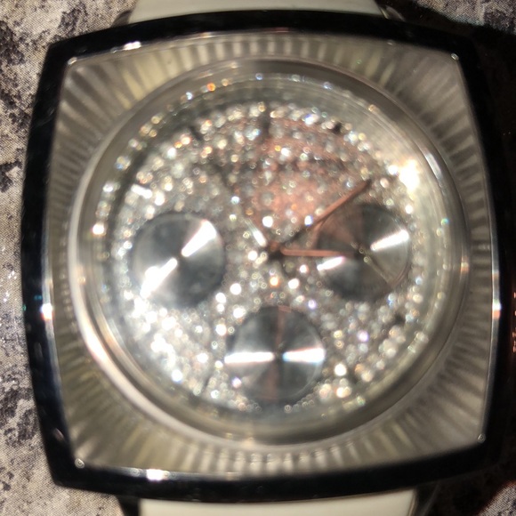 Bcbgmaxazria watch - Picture 5 of 6